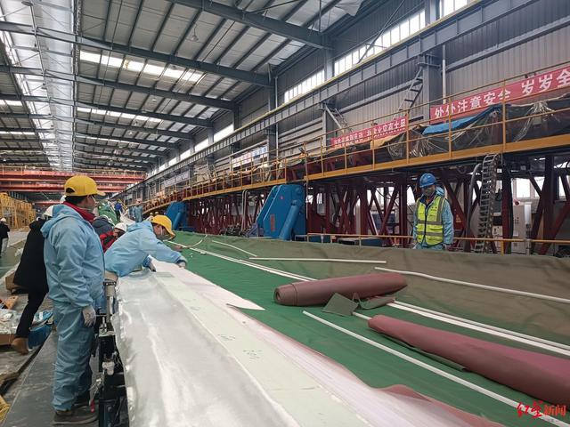 风力发电机叶片，为什么风力发电机只有三个叶片（揭秘中国首个山谷风力发电场）