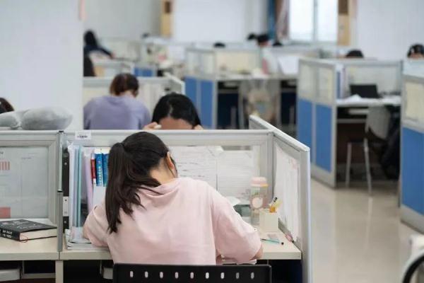 2022中山中小学寒假放假时间，广东高校已陆续进入“寒假模式”