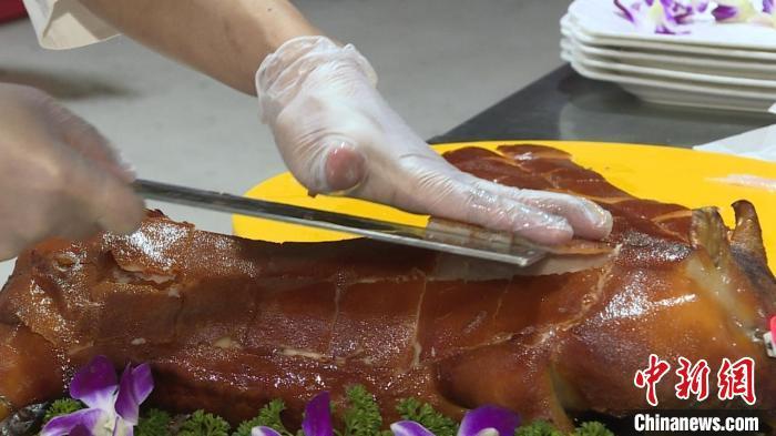 个性美食短句，吸引人的餐饮标语（融化在舌尖的非遗美食）