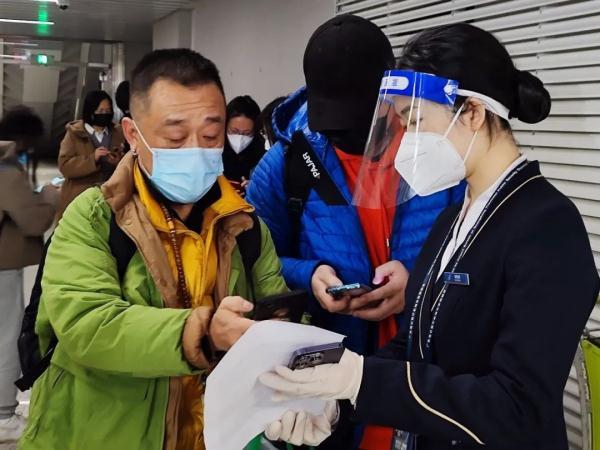 无成人陪伴儿童机票怎么购买，无成人陪伴儿童可以使用成人机票吗（首批入境旅客，顺利通关！）