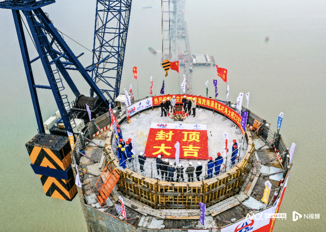 混凝土抗裂纤维，纤维混凝土的应用（黄茅海跨海通道项目首个主塔封顶）