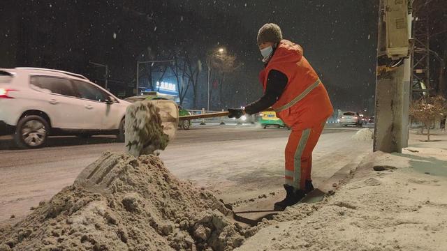 我的世界下雪指令，我的世界怎么下雪指令（米东区：连夜清雪）