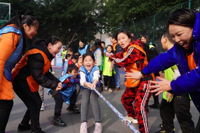 为什么要考上大学，为什么考上大学亲戚要给钱（北大学者张昕：鸡娃伤害内驱力）