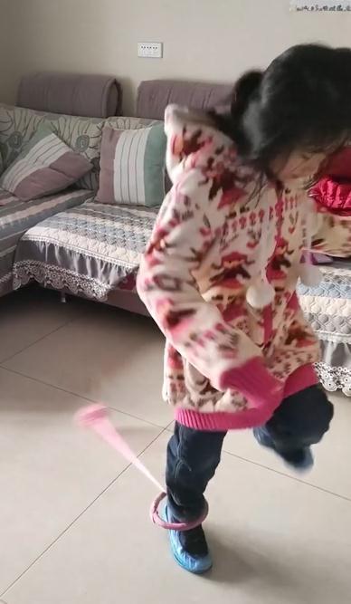 女生说早安怎么回复，女孩会给你说早安怎么回复（妈妈癌症去世前给女儿买整柜衣服全网泪目）