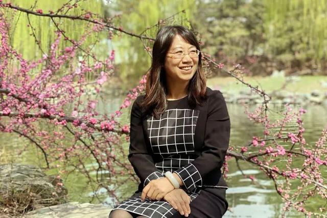 尊敬老师的故事，邢秀清：青春作伴