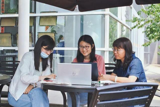 尊敬老师的故事，邢秀清：青春作伴