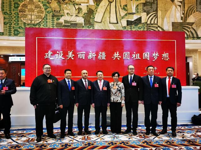 地方人民代表大会，地方各级人民代表大会都是什么机关（——新疆维吾尔自治区第十四届人民代表大会第一次会议开幕）