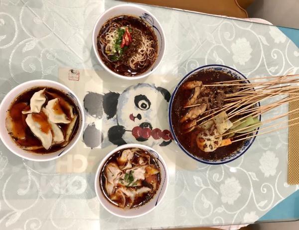 红六账号交易平台，怎么样做自媒体赚钱（是的，还能唱K淋浴）
