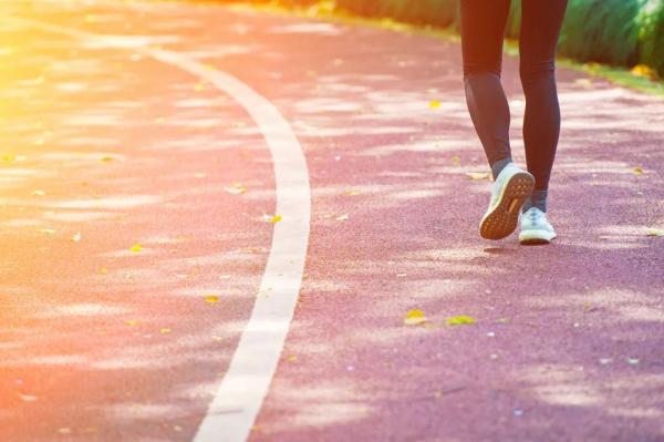 活不过60岁特征，生辰八字算寿终（老年人这5种走路姿势是疾病的预兆）