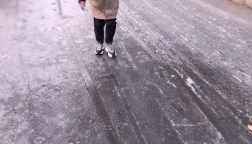 冰尜是什么，怎么抽，冰尜怎么抽视频（“打雪仗”升级了）