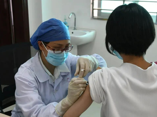 hpv什么时候全国免费打，hpv疫苗什么时候能免费接种（<HPV>疫苗免费接种2023年继续列入福建为民办实事项目）