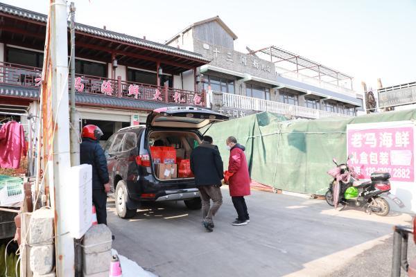 鳗鱼多少钱一斤，电鳗一条多少钱（光鳗鲞我就卖出了几千条……”上海“最后的渔村”里）