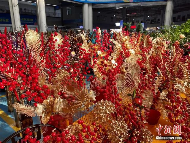 邂逅是什么意思，不期而遇的邂逅是什么意思（这个春节，邂逅一束鲜花的浪漫）