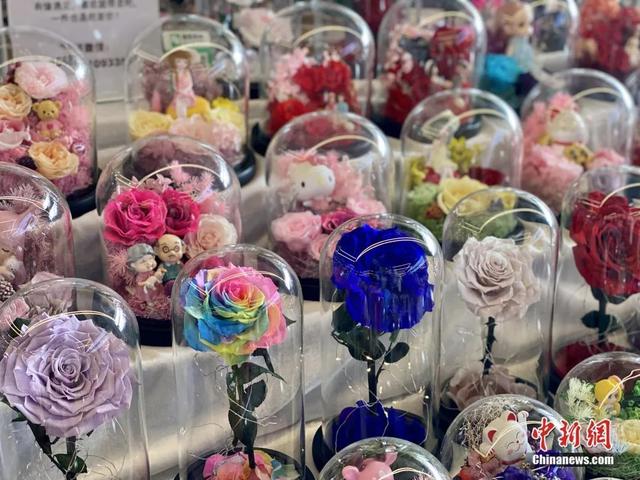 邂逅是什么意思，不期而遇的邂逅是什么意思（这个春节，邂逅一束鲜花的浪漫）