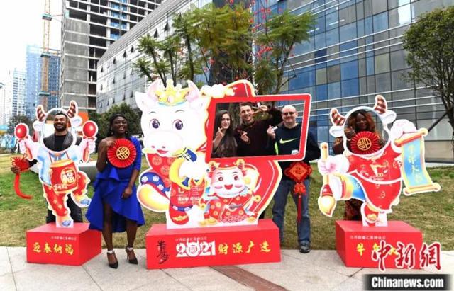 92年属猴的属相婚配表，92年属猴的属相婚配表男（东西问·解码兔年丨阿根廷汉学家伍志伟）