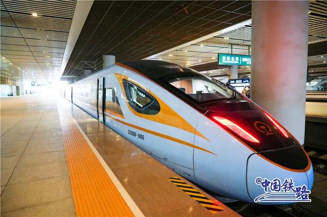 我们俩歌词，我们俩歌词简谱（中国编号最大站台的春运时刻）