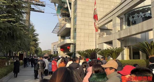 冬天张家界好玩吗，张家界冬季旅游攻略3天（张家界久违“长龙”盛况再现）