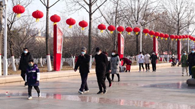 春来枣丨天气渐暖，枣庄光明广场“热”起来了