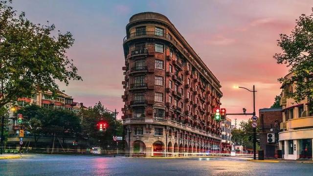 上海标志性建筑，上海知名的十大地标性建筑有哪些（上海这些最美公共文化空间值得打卡）