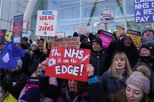 英国退出欧盟时间，英国为什么要退出欧盟（英国离独立自主“大国梦”更远了）