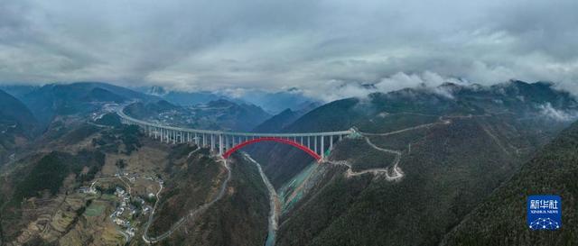 贵州最美的公路介绍，壮美的贵州遵义大发渠特大桥