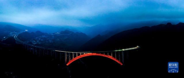 贵州最美的公路介绍，壮美的贵州遵义大发渠特大桥