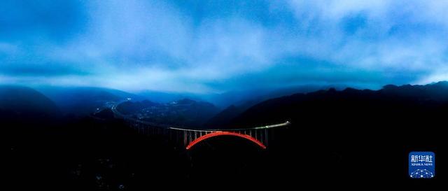 贵州最美的公路介绍，壮美的贵州遵义大发渠特大桥