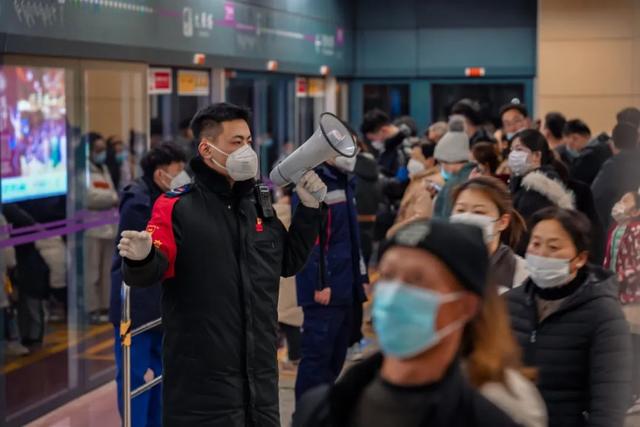 西安地铁2号线运营时间，西安地铁2号线运营时间表最新（最新！西安今天出行速看）