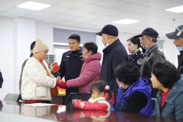 如何偷偷知道对方在哪个位置，如何偷偷知道对方位置（这个元宵圆了她的心愿）