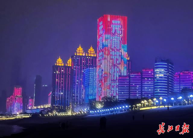 武汉江滩灯光秀，武汉江滩灯光秀主题（汤圆、红灯笼“刷屏”城市天际线）