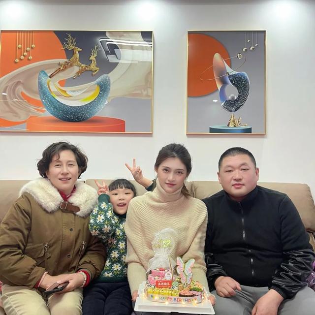 英雄联盟游戏内如何回复好友消息，英雄联盟在游戏过程中如何回复好友消息（充电器一拔，我再讲两句）