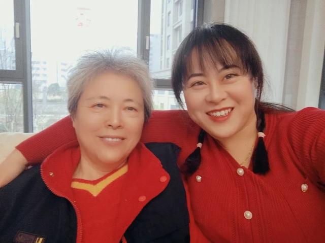 英雄联盟游戏内如何回复好友消息，英雄联盟在游戏过程中如何回复好友消息（充电器一拔，我再讲两句）