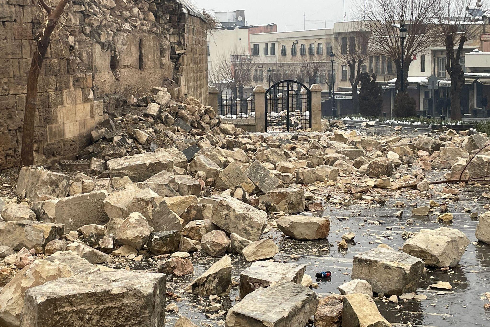 2023土耳其遭受地震（土耳其千年古堡毁于地震）