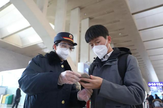 火车票学生票规定，火车票学生票规定乘车区间（如何购票、进站、乘车）