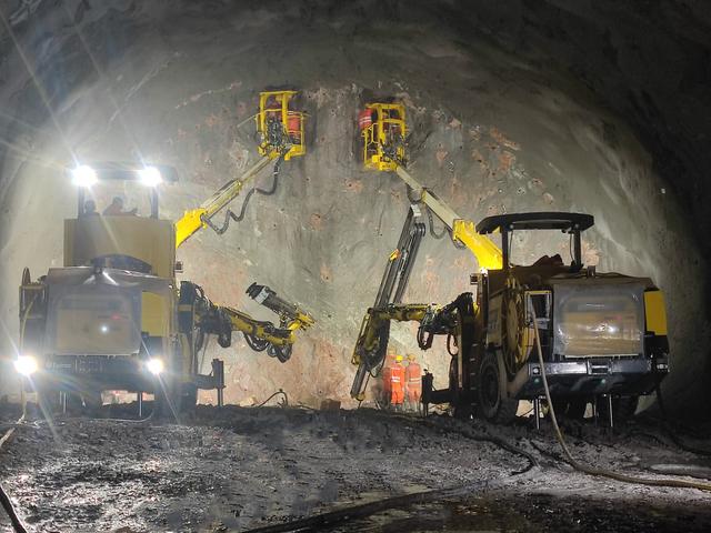 青岛第二海底隧道，青岛第二条海底隧道利好市北（胶州湾第二海底隧道工程钻入海底90米）