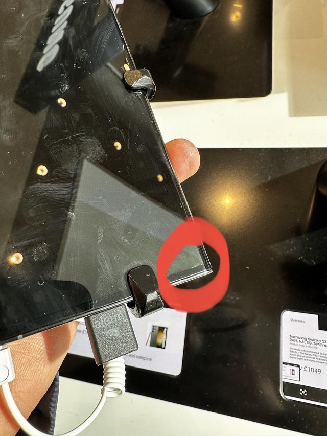 三星显示器维修，三星显示器如何修（Ultra屏幕上有奇怪的东西）