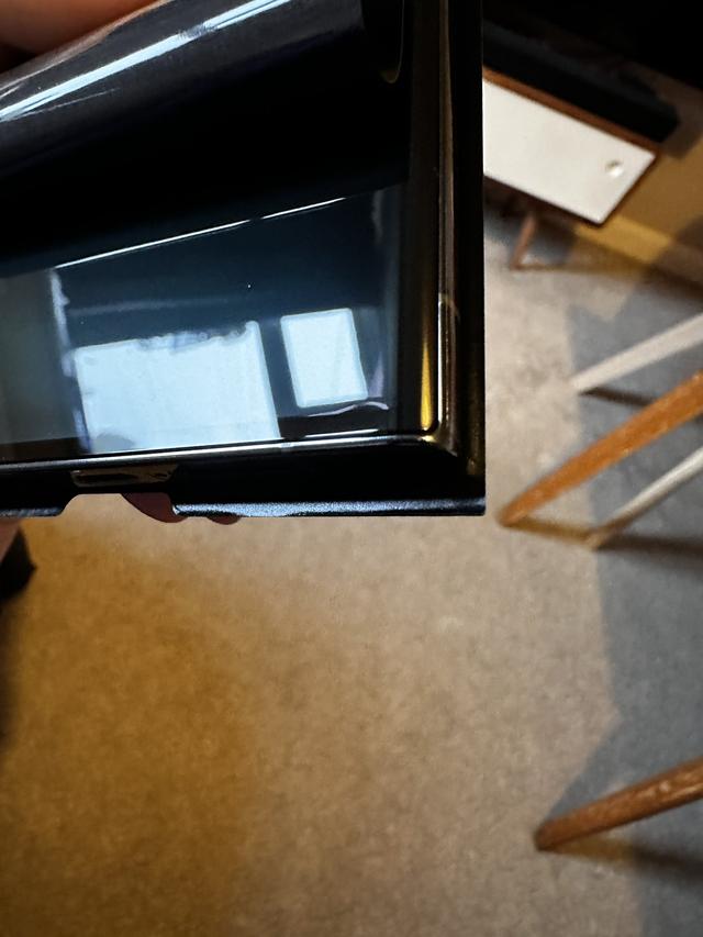 三星显示器维修，三星显示器如何修（Ultra屏幕上有奇怪的东西）