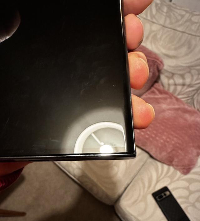 三星显示器维修，三星显示器如何修（Ultra屏幕上有奇怪的东西）