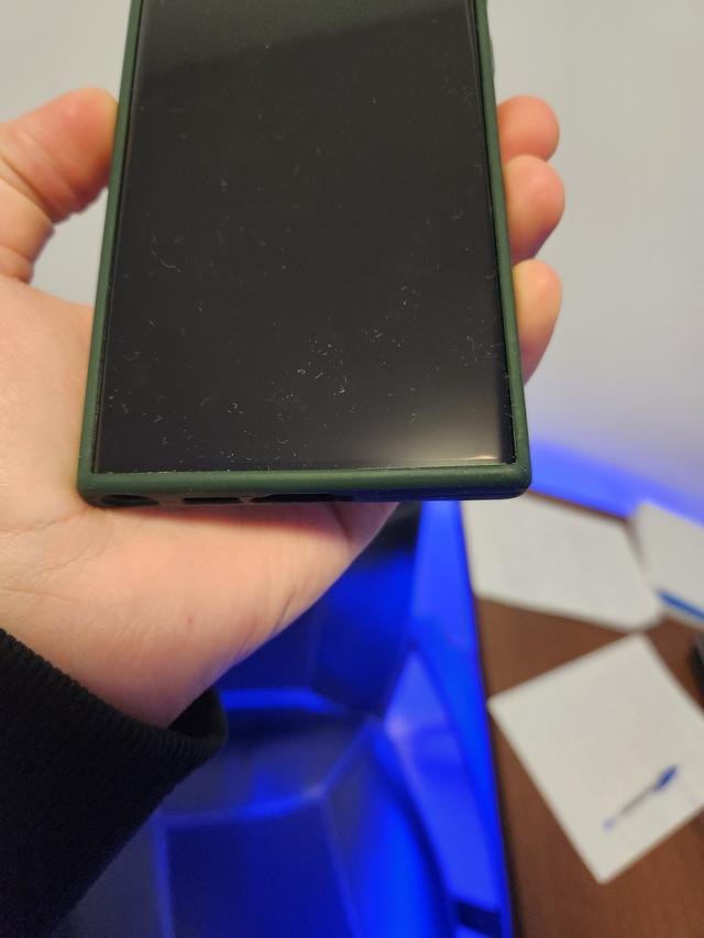 三星显示器维修，三星显示器如何修（Ultra屏幕上有奇怪的东西）