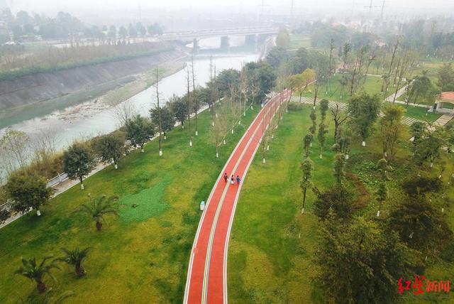 成都太阳能路灯厂，哪里有批发太阳能灯的厂家（力争今年绿色低碳产业产值达2600亿）