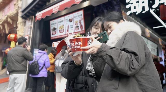 湖南过年吃什么，湖南人过年有哪些习俗（湖南味道，臭豆腐：长沙烟火气）