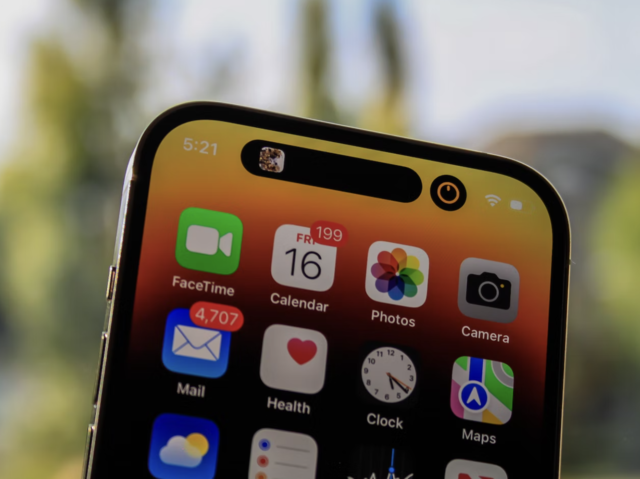 iphone充电，iphone手机正确的充电方法（iPhone电池保养秘籍）