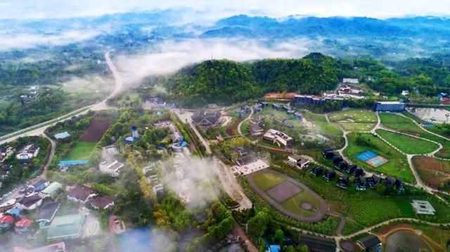 罗浮山温泉度假村，成都市内泡温泉的地方（国家唯一地热温泉就在安州）