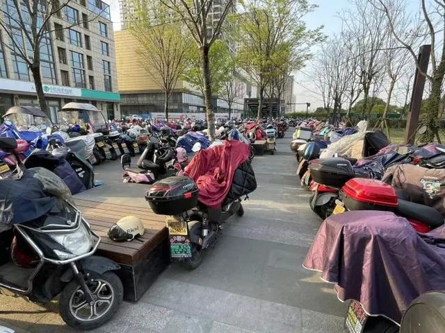 杭州地铁2号线，杭州地铁3号线和地铁2号线（杭州地铁口这幕让人傻眼）