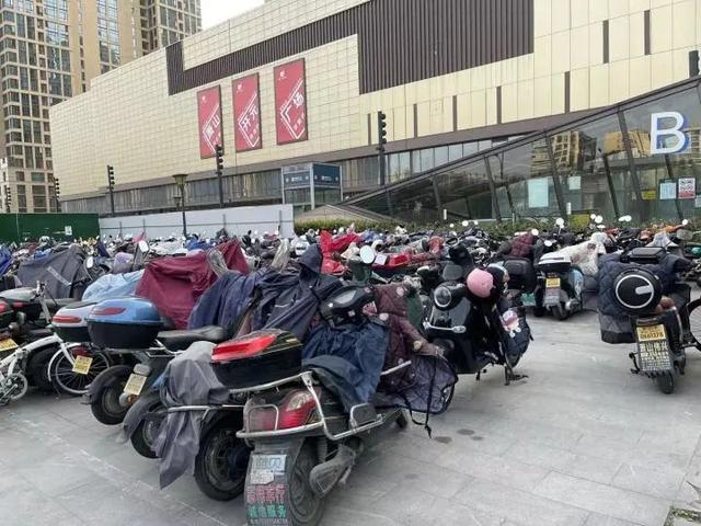 杭州地铁2号线，杭州地铁3号线和地铁2号线（杭州地铁口这幕让人傻眼）