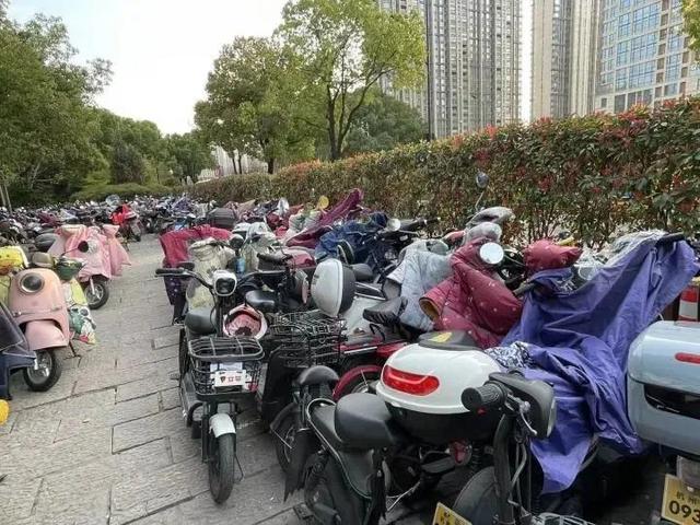 杭州地铁2号线，杭州地铁3号线和地铁2号线（杭州地铁口这幕让人傻眼）