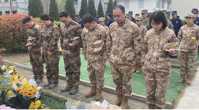 卫国戍边英雄事迹国防部，百万国人祭奠卫国戍边英烈肖思远