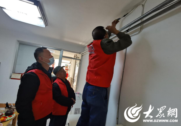 济宁任城区家电维修 济宁任城区财工街社区开展“义务维修进社区 志愿服务暖人心”志愿服务活动