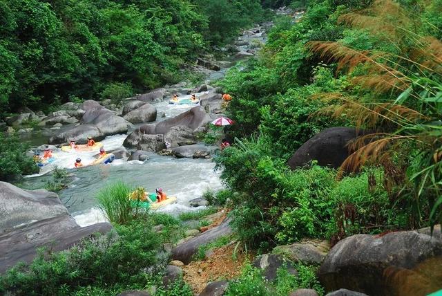 夏天去哪里旅游，夏天适合去哪里旅游避暑的地方（这些消暑纳凉地请收藏好）