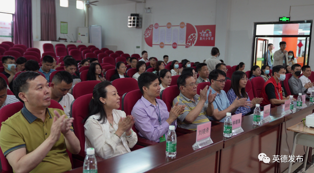 英德市华粤中英文学校，广州大学附属中学英德市实验学校（英德水利局开展城市节约用水宣传活动）